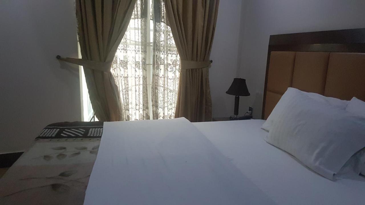 Midtown Hotel Rawalpindi Exterior photo